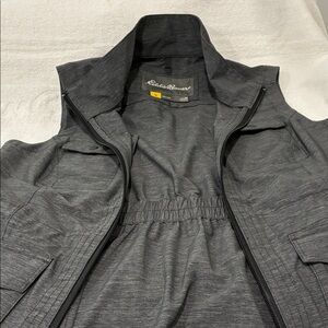Eddie Bauer women’s synthetic multi pocket travel vest